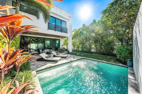 820 Ne 7th Avenue Delray Beach FL 33483