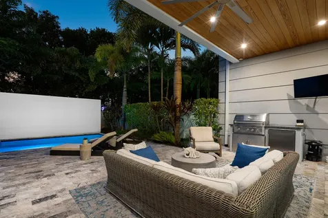820 Ne 7th Avenue Delray Beach FL 33483