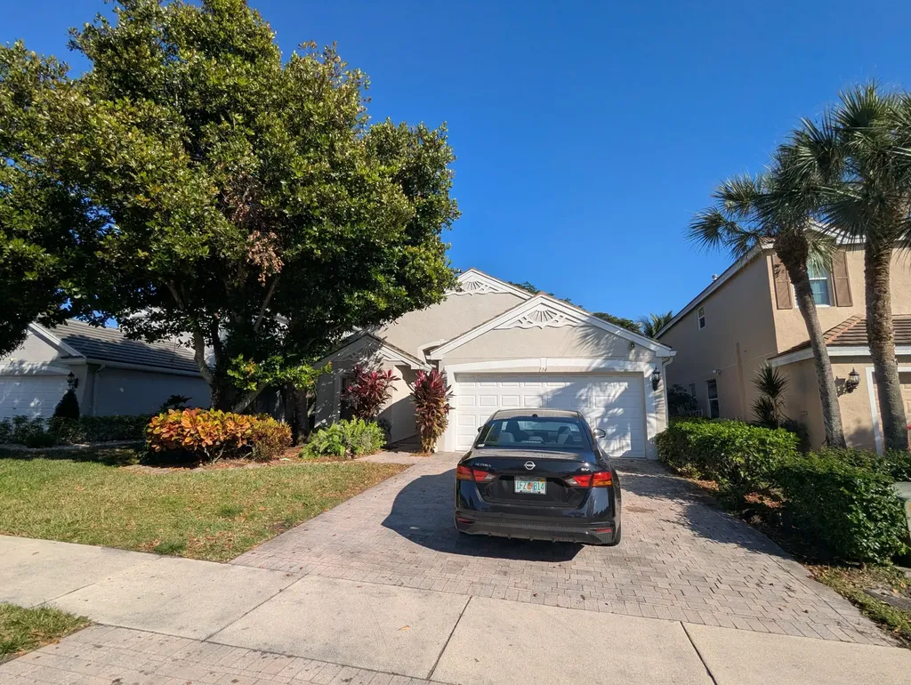 114 Canterbury Place Royal Palm Beach FL 33414