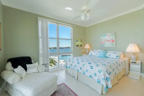 806 E Windward Way Lantana FL 33462