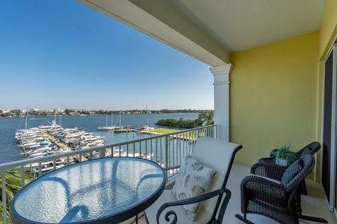 806 E Windward Way Lantana FL 33462