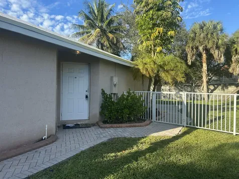 9201 NW 55th Street Sunrise FL 33351