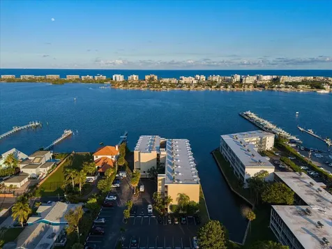 896 N Federal Highway Lantana FL 33462