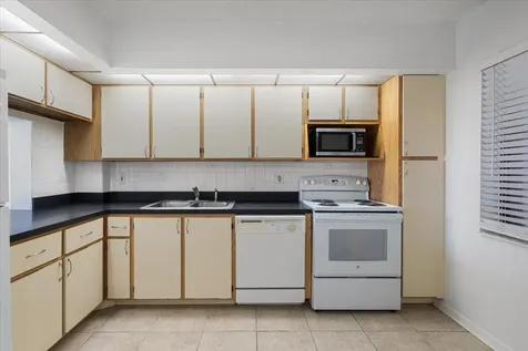 896 N Federal Highway Lantana FL 33462