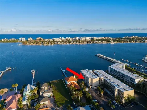 896 N Federal Highway Lantana FL 33462