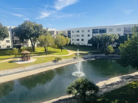 3178 Via Poinciana Lake Worth FL 33467