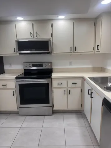 3178 Via Poinciana Lake Worth FL 33467