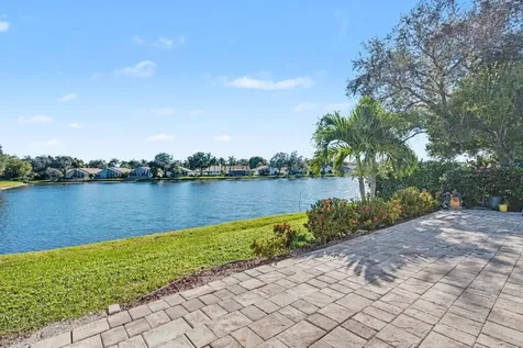 9879 Harbour Lake Circle Boynton Beach FL 33437