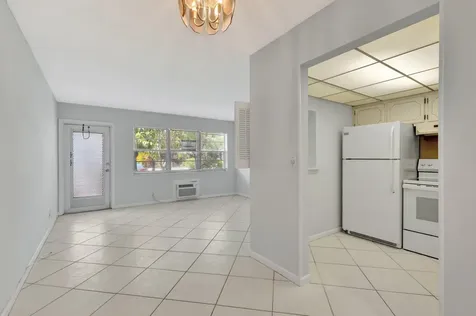 398 Sheffield Q West Palm Beach FL 33417
