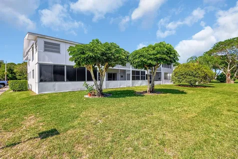 398 Sheffield Q West Palm Beach FL 33417