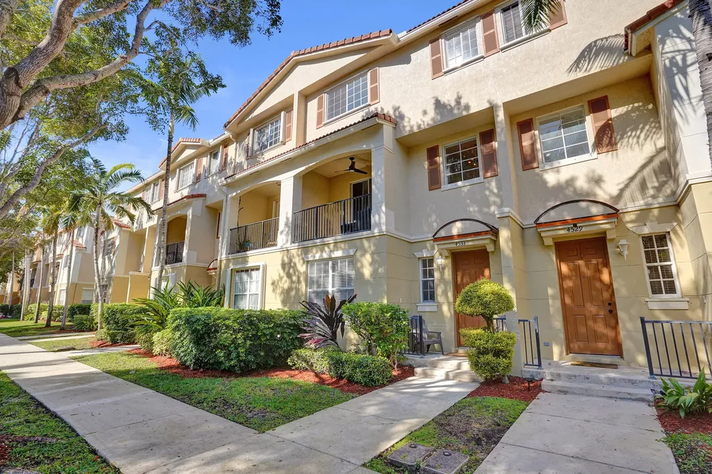 4533 Danson Way Delray Beach FL 33445