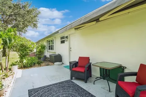 1230 S Drive Way Delray Beach FL 33445