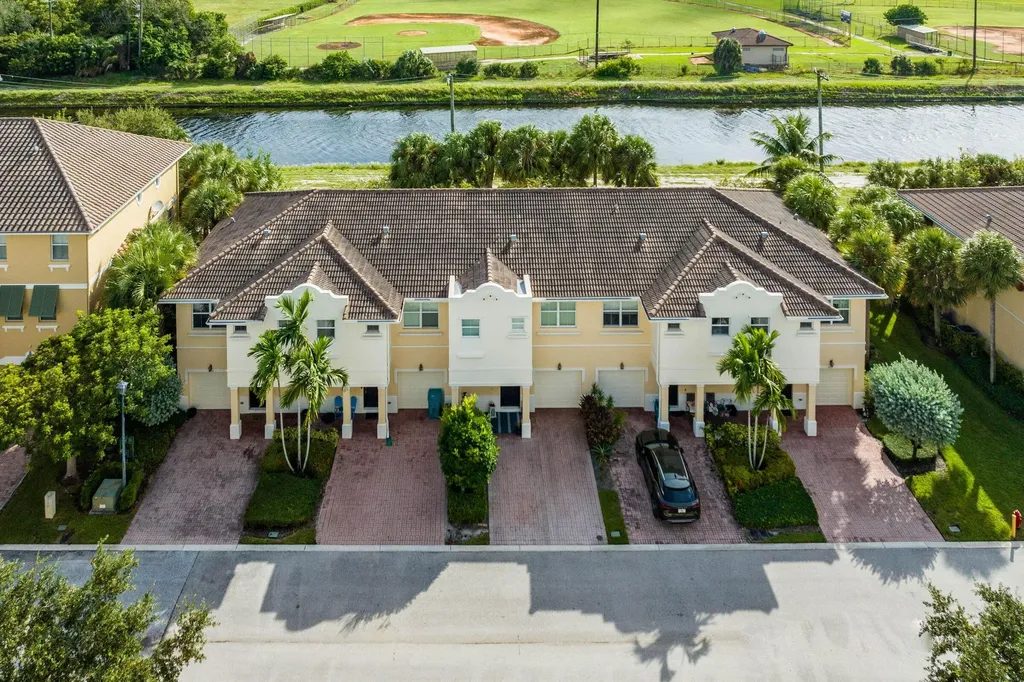 1802 Via Sofia Boynton Beach FL 33426