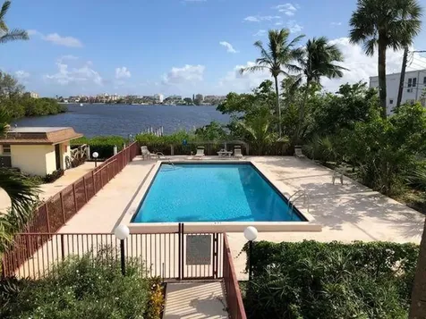 720 N Dixie Highway Lantana FL 33462