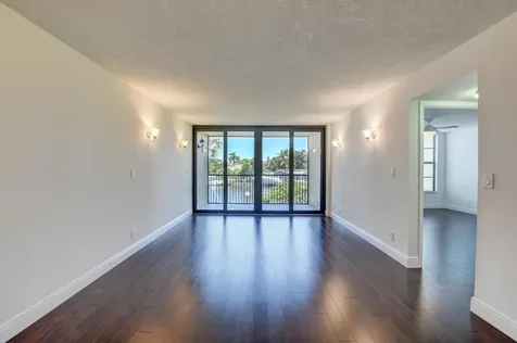 18 Royal Palm Way Boca Raton FL 33432
