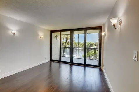 18 Royal Palm Way Boca Raton FL 33432