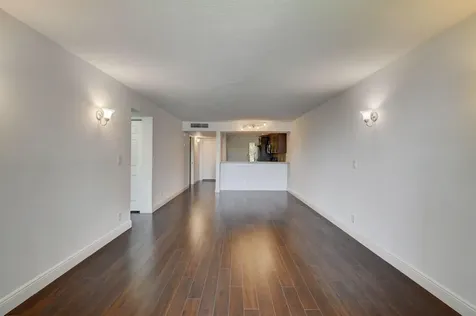 18 Royal Palm Way Boca Raton FL 33432