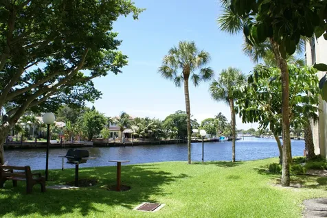 18 Royal Palm Way Boca Raton FL 33432
