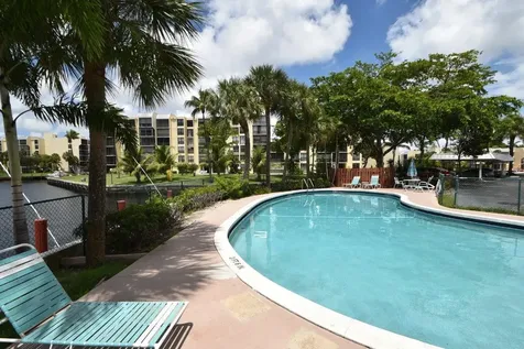 18 Royal Palm Way Boca Raton FL 33432