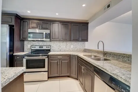 18 Royal Palm Way Boca Raton FL 33432