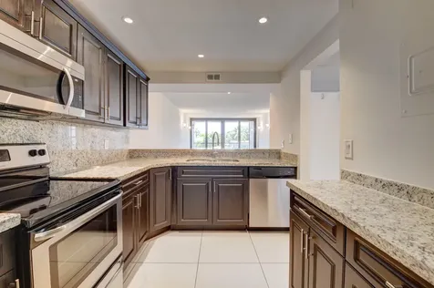 18 Royal Palm Way Boca Raton FL 33432