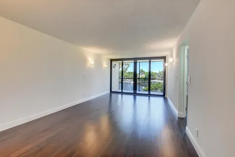 18 Royal Palm Way Boca Raton FL 33432