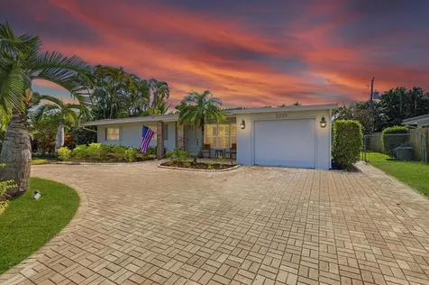 2220 Ne 34th Court Lighthouse Point FL 33064