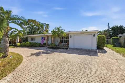 2220 Ne 34th Court Lighthouse Point FL 33064