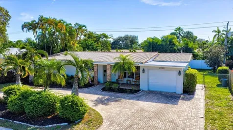 2220 Ne 34th Court Lighthouse Point FL 33064
