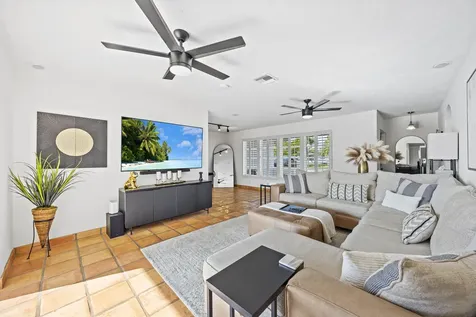 1130 Se 5th Avenue Pompano Beach FL 33060