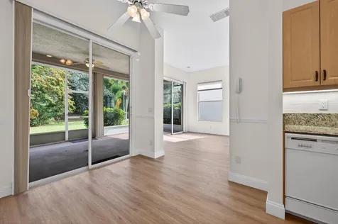 568 Sw New Castle Cove Port Saint Lucie FL 34986