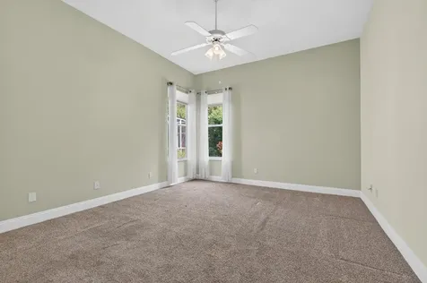568 Sw New Castle Cove Port Saint Lucie FL 34986