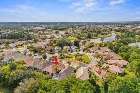 568 Sw New Castle Cove Port Saint Lucie FL 34986