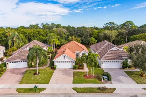 568 Sw New Castle Cove Port Saint Lucie FL 34986