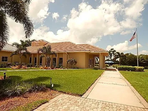 568 Sw New Castle Cove Port Saint Lucie FL 34986