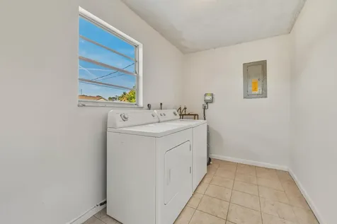 307 Se Husted Terrace Port Saint Lucie FL 34983