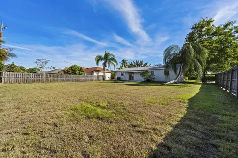 307 Se Husted Terrace Port Saint Lucie FL 34983