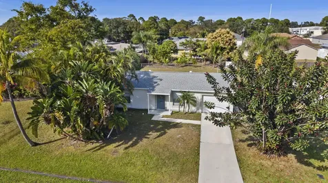 307 Se Husted Terrace Port Saint Lucie FL 34983