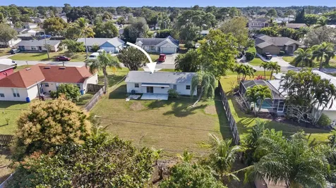 307 Se Husted Terrace Port Saint Lucie FL 34983