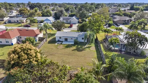 307 Se Husted Terrace Port Saint Lucie FL 34983