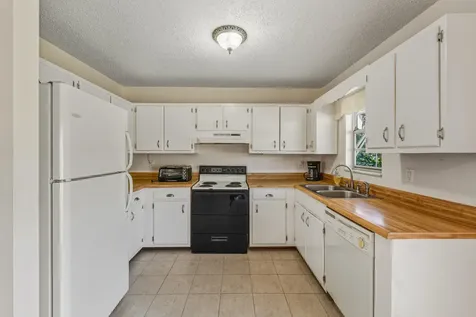 307 Se Husted Terrace Port Saint Lucie FL 34983