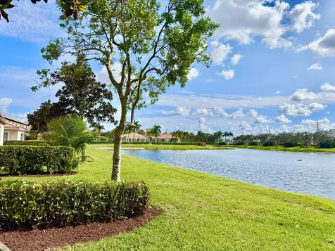 6728 Old Farm Trail Boynton Beach FL 33437