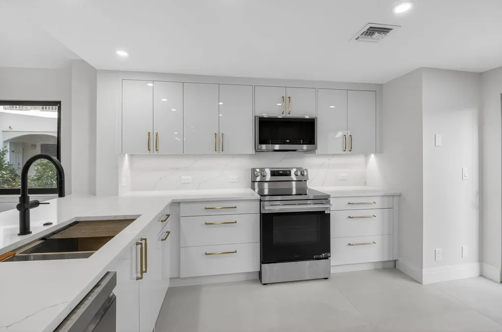 15961 Loch Katrine Trail Delray Beach FL 33446