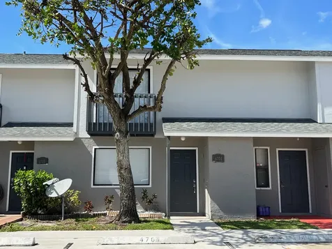 4704 Pier Drive Greenacres FL 33463