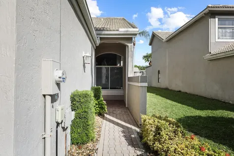 5435 Monterey Circle Delray Beach FL 33484