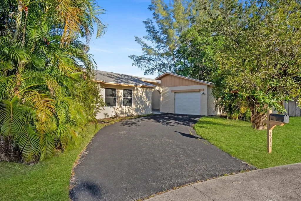 3955 Nw 3rd Court Deerfield Beach FL 33442