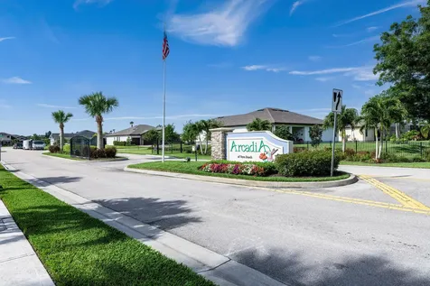 6358 Arcadia Square Vero Beach FL 32966