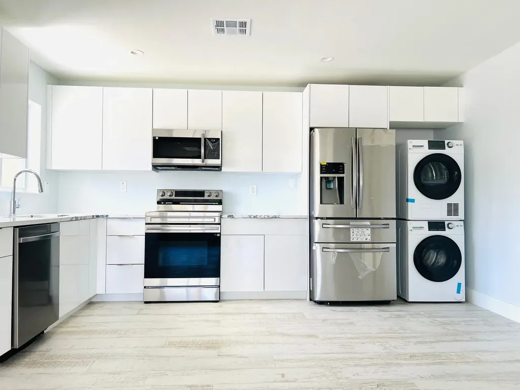 206 SE 1st Avenue Delray Beach FL 33444