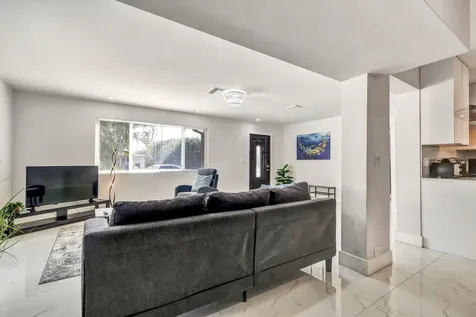 255 Glouchester Street Boca Raton FL 33487