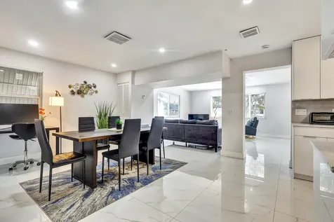 255 Glouchester Street Boca Raton FL 33487